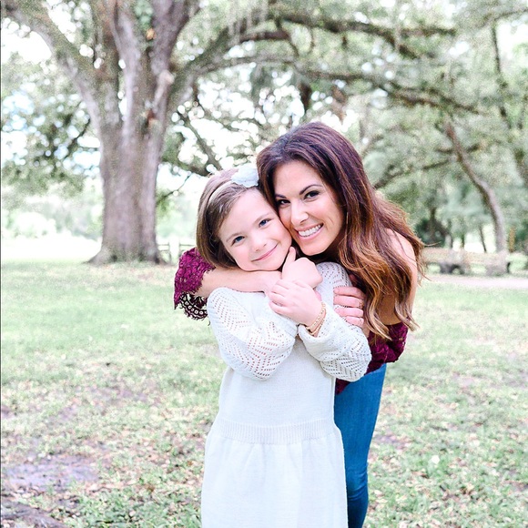 Meet your Posher, Lauren - Picture 6 of 6